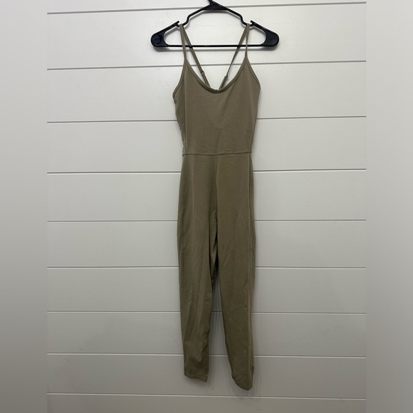Old Navy active onesie - Picture 1 of 4